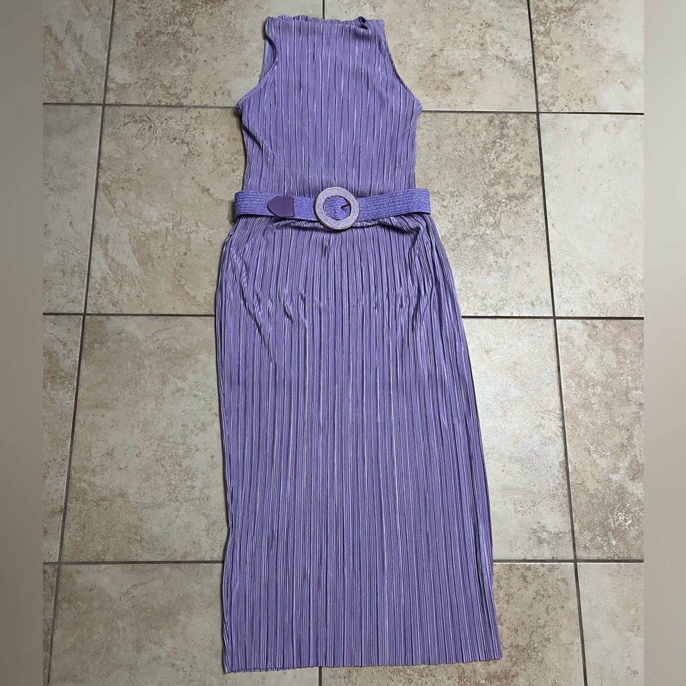 Pleated Lavander set with belt - NWT